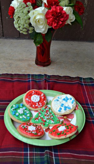 Easy Decorated Christmas Cookies with Betty Crocker Sugar Cookie Mix