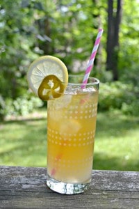 You'll want to sip on this Sweet and Spicy Arnold Palmer all summer long!