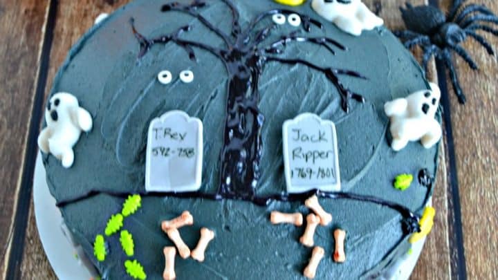 Chocolate Sugar Cookie Coffin Boxes #HalloweenTreatsWeek - Love and  Confections