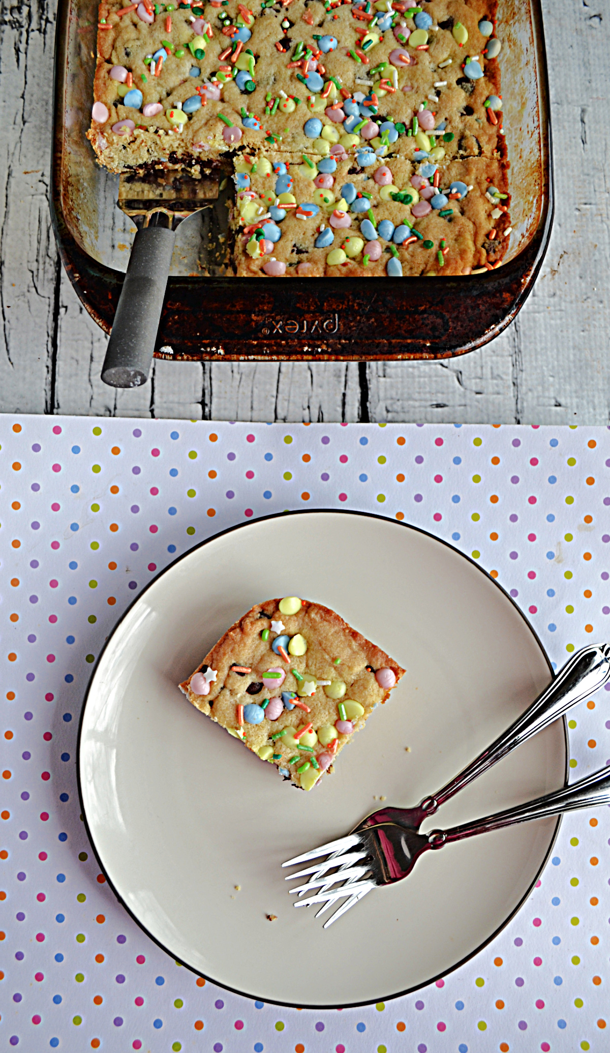 Easter Chocolate Chip Cookie Bars - Hezzi-D's Books and Cooks